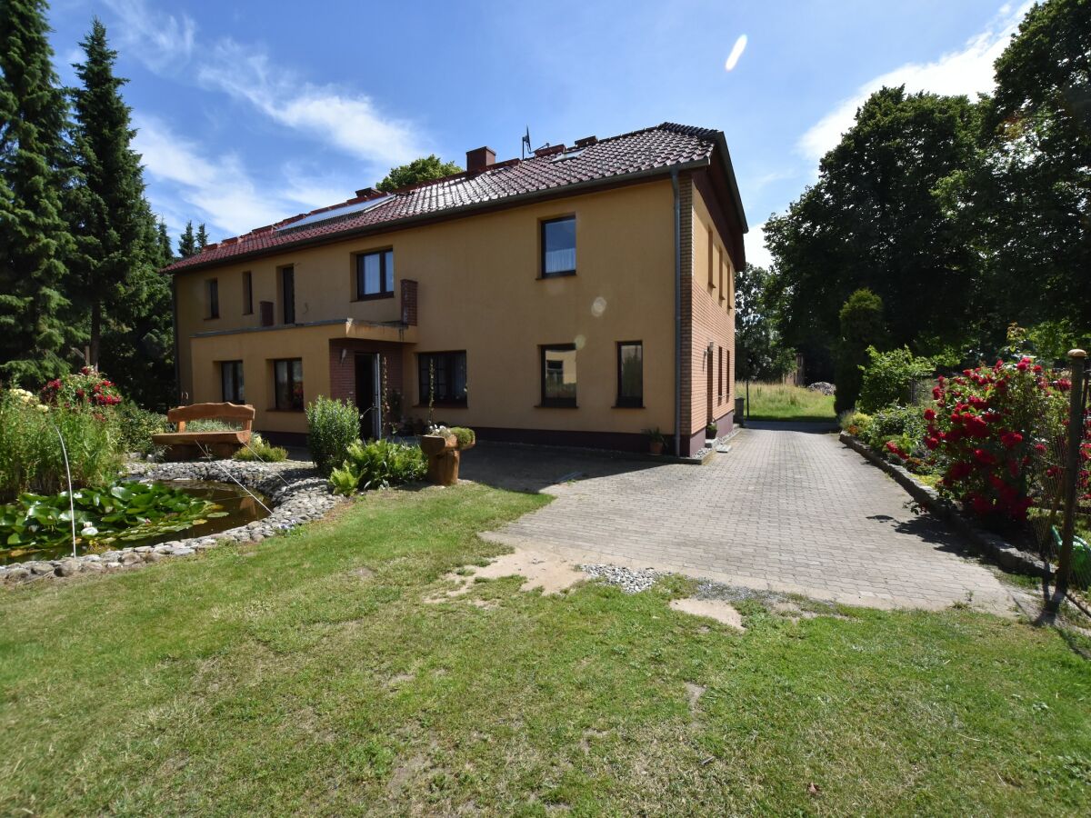 Apartment Einladende Ferienwohnung in Zweedorf mit Grill