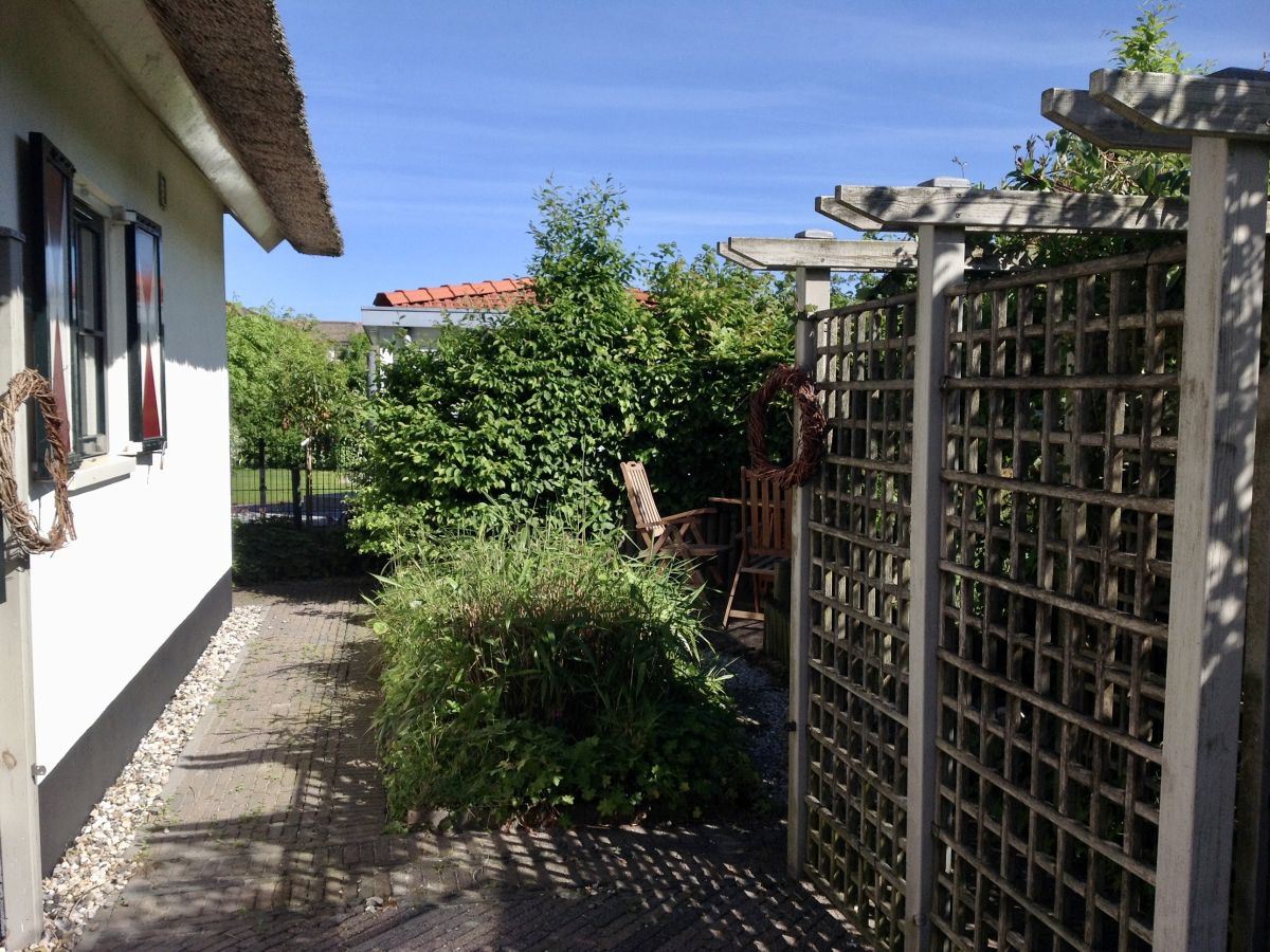 Holiday house Buitenplaats 90 - Outdoor photo 4