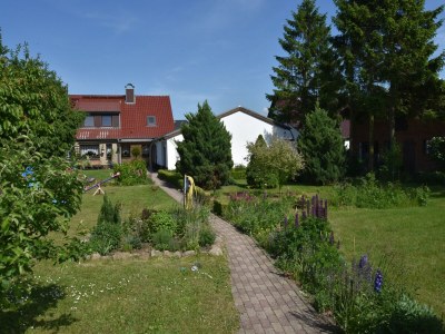 Apartment Schöne Ferienwohnung mit Garten in Robertsdorf - Outdoor photo 4