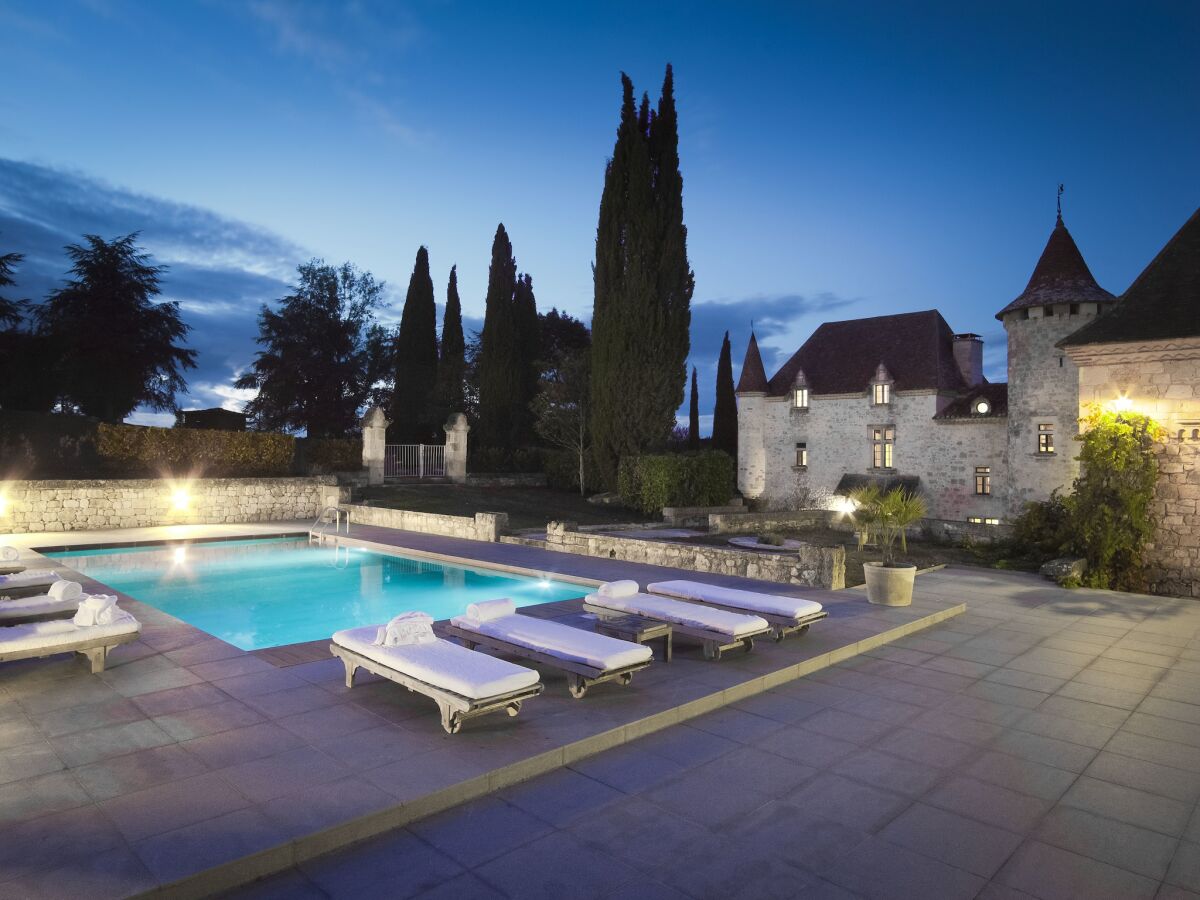 Castle Château in Nouvelle-Aquitaine with Pool & Views - Outdoor photo 4