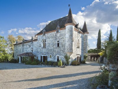 Castle Château in Nouvelle-Aquitaine with Pool & Views - Outdoor photo 5