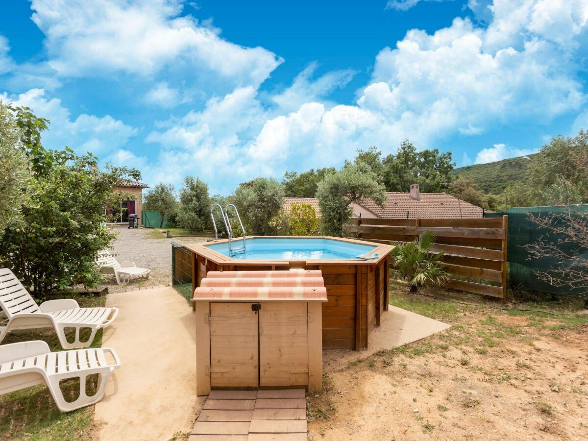 Villa Sensational holiday home with pool - Outdoor photo 2