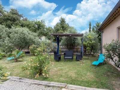 Villa Sensational holiday home with pool - Outdoor photo 12