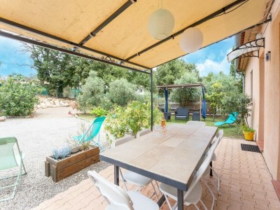 Villa Sensational holiday home with pool - Outdoor photo 13