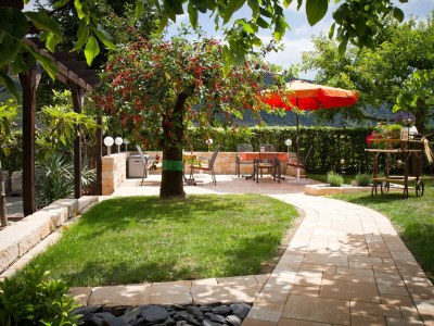 Holiday apartment 'Held' in a guesthouse amidst the vineyards - Outdoor photo 9