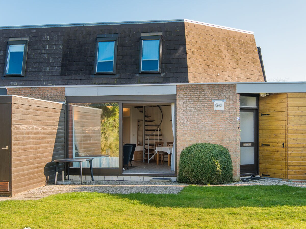 Holiday house - No title -