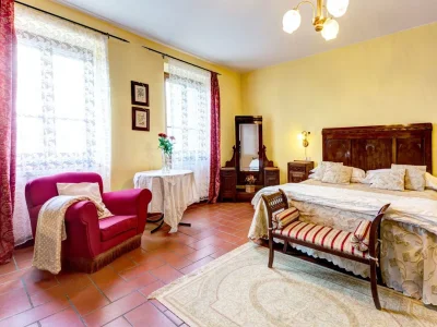 Holiday house Elegant holiday home with private pool (up to 25 people) - Features photo 16