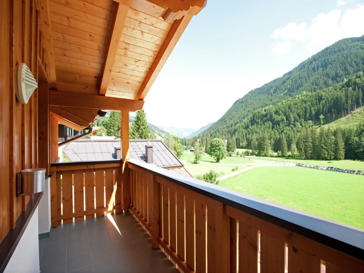 Chalet Chalet in Saalbach near Ski Lift