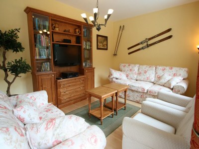 Chalet Chalet in Saalbach near Ski Lift - Features photo 13