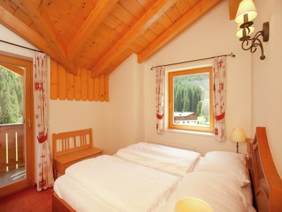 Chalet Chalet in Saalbach near Ski Lift - Features photo 17