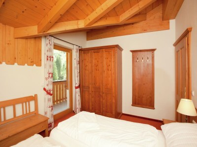 Chalet Chalet in Saalbach near Ski Lift - Features photo 21