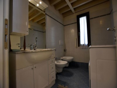 Apartment Apartment in Lovere with Lake Views - Features photo 17