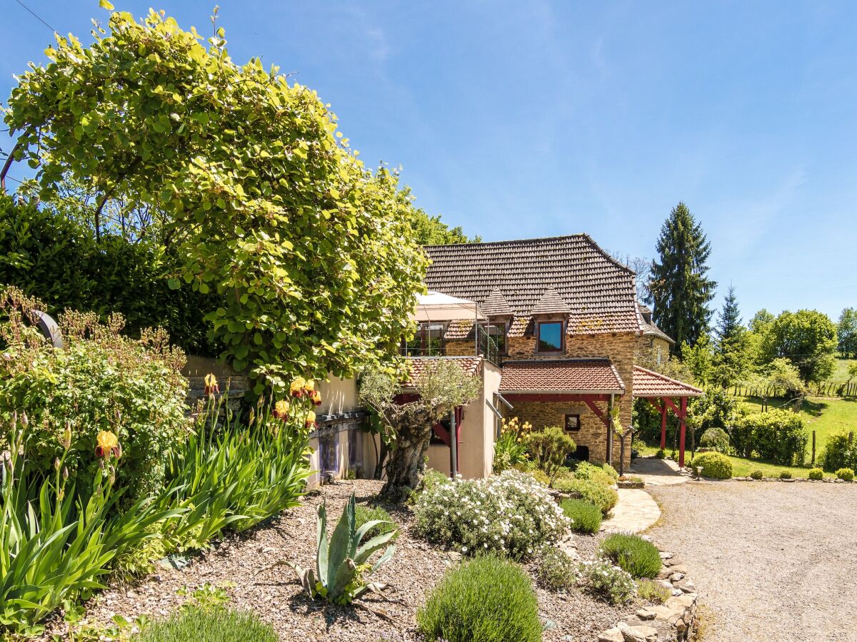 Holiday house Ferienhaus in Altillac mit privatem Pool - Outdoor photo 3