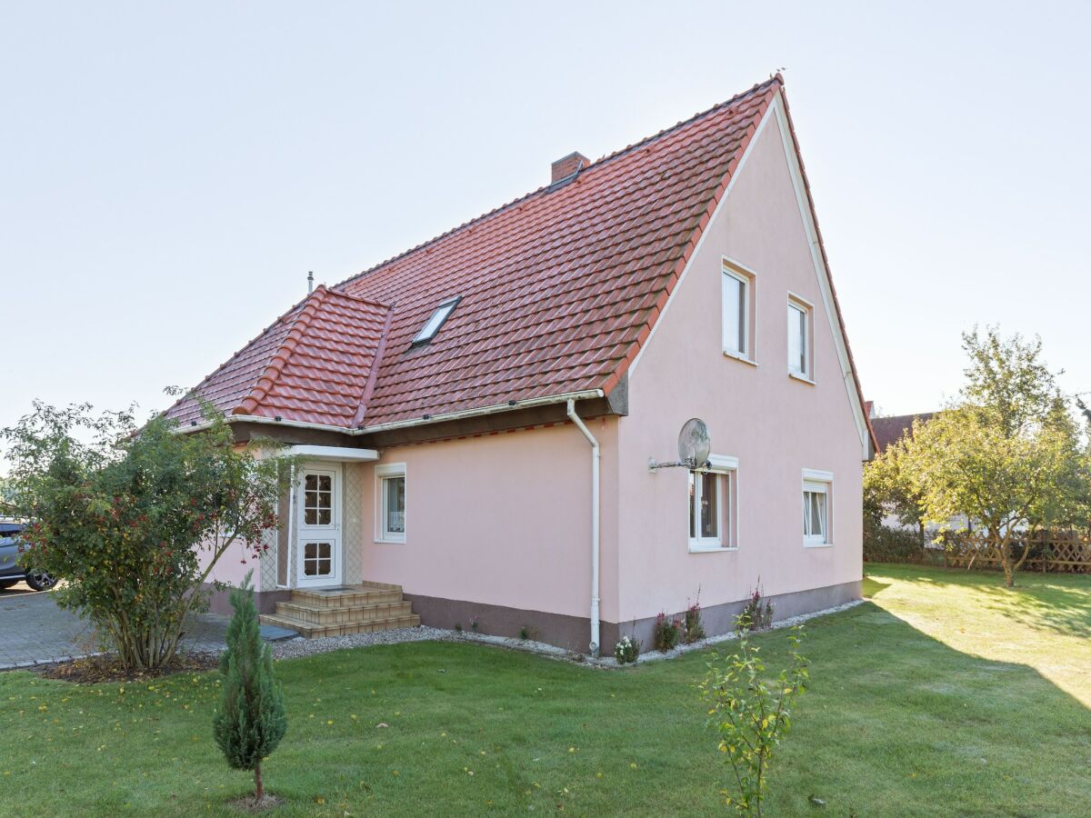 Apartment Wohnung in Teßmannsdorf mit Garten