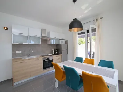 Holiday apartment with a great sea view & terrace - Features photo 7