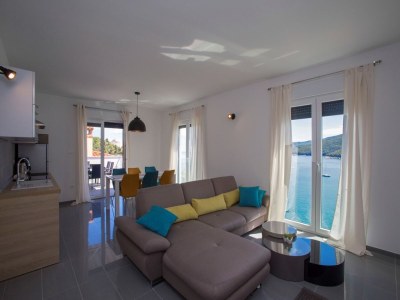 Holiday apartment with a great sea view & terrace - Features photo 9