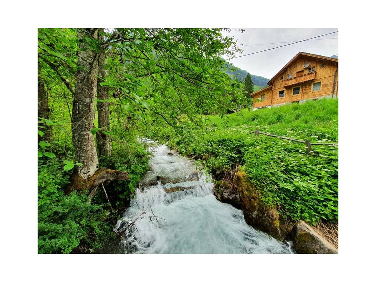 Holiday house Glacier Chalet by the Pond - Outdoor photo 4