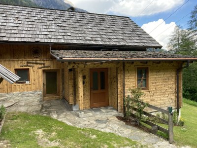 Holiday house Glacier Chalet by the Pond - Features photo 9