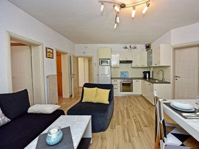 Apartment Laura - Apartment A with Terrace and Pool View - Features photo 22