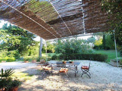 Holiday house Mas des Oiseaux - Outdoor photo 8