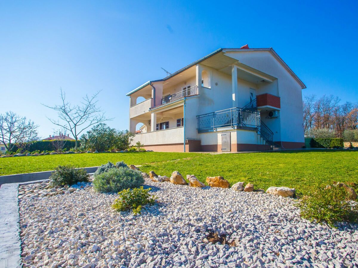 Apartment - Beakovic Apartment with Garden - Outdoor photo 2