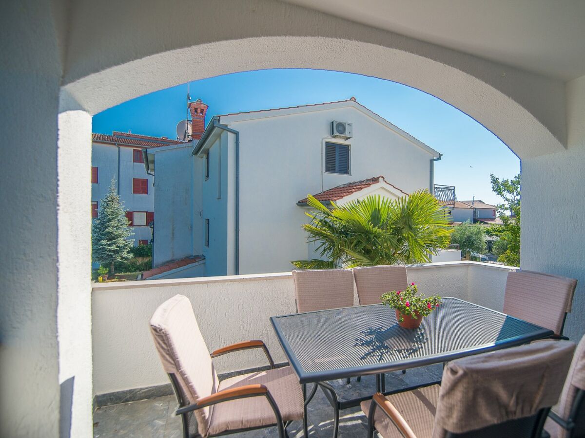 Apartment Apartment Complex Dino - Three-Bedroom Apartment Dino II with Balcony - Outdoor photo 3