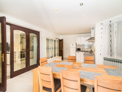 Apartment Apartment Complex Dino - Three-Bedroom Apartment Dino II with Balcony - Features photo 11