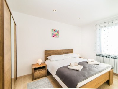 Apartment Apartment Complex Dino - Three-Bedroom Apartment Dino II with Balcony - Features photo 17