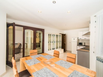 Apartment Apartment Complex Dino - Three-Bedroom Apartment Dino II with Balcony - Features photo 22