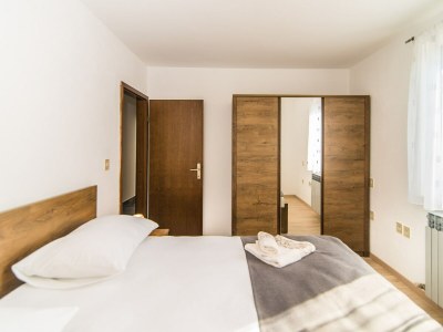 Apartment Apartment Complex Dino - Three-Bedroom Apartment Dino II with Balcony - Features photo 26