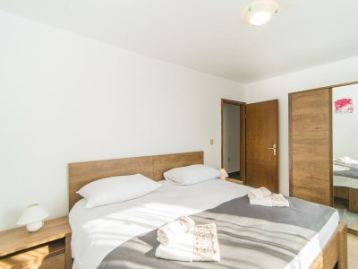 Apartment Apartment Complex Dino - Three-Bedroom Apartment Dino II with Balcony - Features photo 27