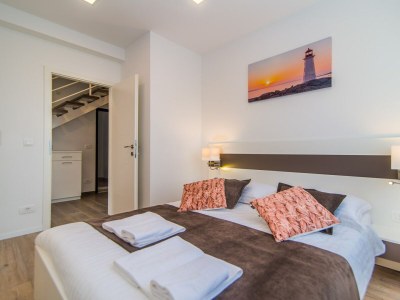 Apartment Milohanic Luxury - Three-Bedroom IV with Balcony - Features photo 22