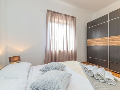 Apartment - Apartment Terlevic with Terrace - Features photo 10