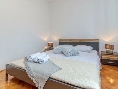 Apartment - Apartment Terlevic with Terrace - Features photo 11