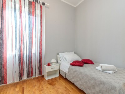 Apartment - Apartment Terlevic with Terrace - Features photo 13