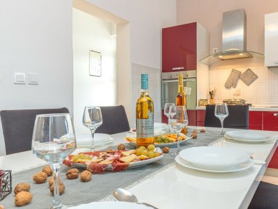 Apartment - Apartment Terlevic with Terrace - Features photo 25