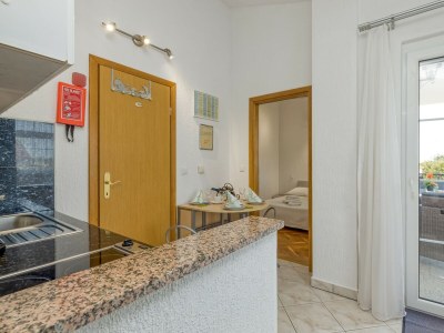 Apartment Apartments Covic - Apartment White with Balcony A2 - Features photo 11