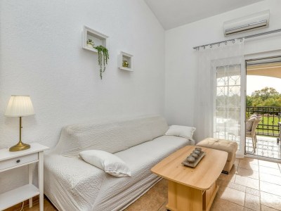 Apartment Apartments Covic - Two-Bedroom Apartment Red A3 - Features photo 10