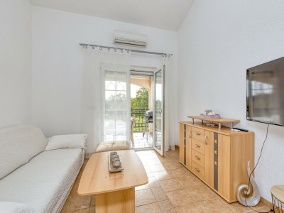 Apartment Apartments Covic - Two-Bedroom Apartment Red A3 - Features photo 11