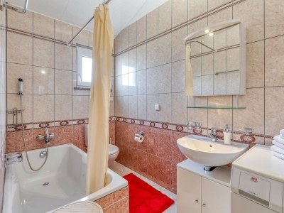 Apartment Apartments Covic - Two-Bedroom Apartment Red A3 - Features photo 14