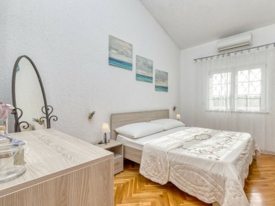 Apartment Apartments Covic - Two-Bedroom Apartment Red A3 - Features photo 16