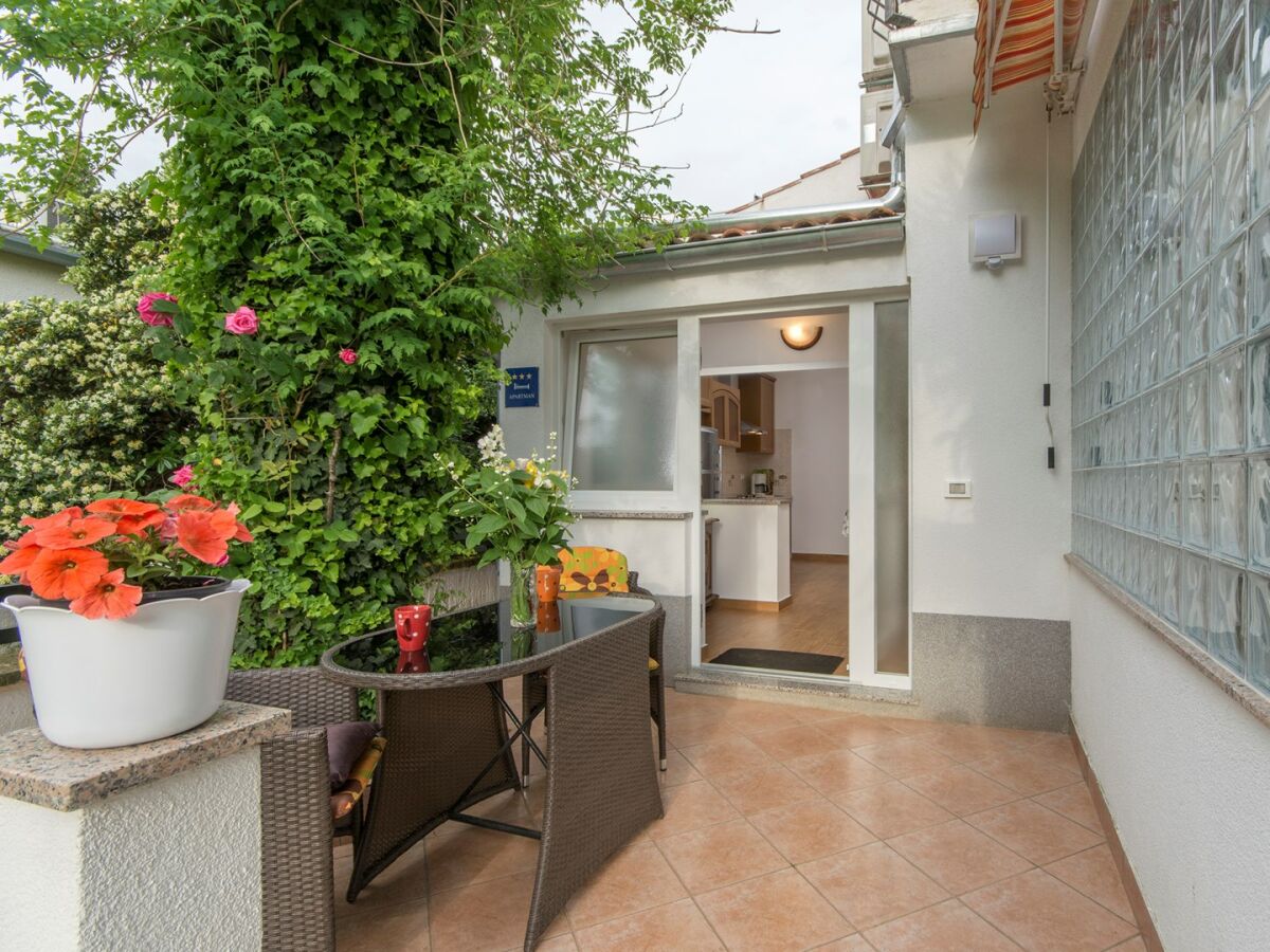 Apartment Apartments Cupar - Valentina, 100 m from the beach - Outdoor photo 4