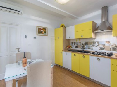 Apartment Apartments Cupar - Stefania, 100 m from the beach - Features photo 18