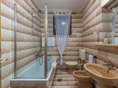 Apartment Rakovac - Ground Floor Apartment A3 with Terrace - Features photo 13