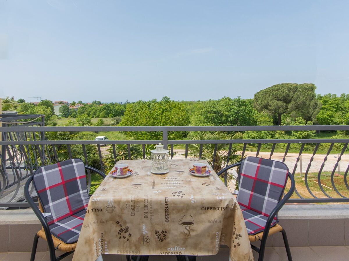 Apartment Apartment Complex Kajic Ljiljana - Studio Apartment Ljiljana II with Balcony and Sea View