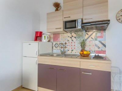 Apartment Apartment Complex Kajic Ljiljana - Studio Apartment Ljiljana II with Balcony and Sea View - Features photo 18