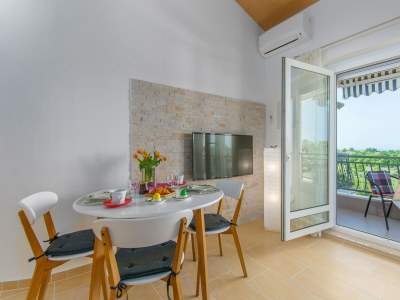 Apartment Apartment Complex Kajic Ljiljana - Studio Apartment Ljiljana II with Balcony and Sea View - Features photo 21