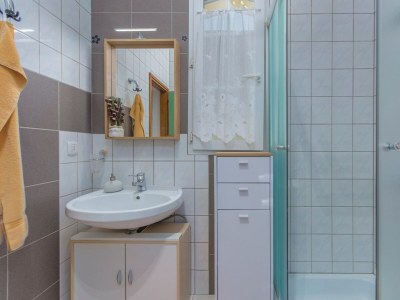 Apartment Apartment Complex Kajic Ljiljana - Studio Apartment Ljiljana II with Balcony and Sea View - Features photo 26