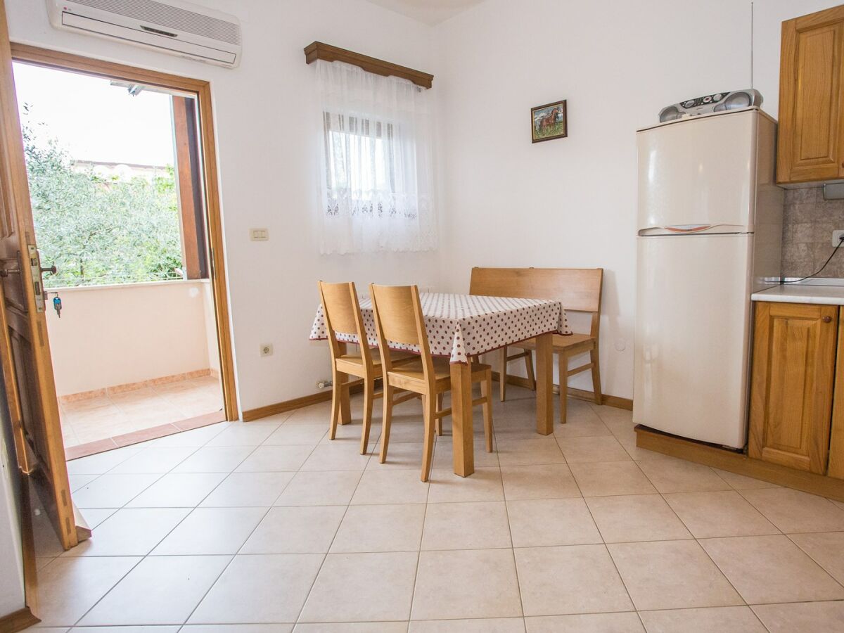 Apartment Apartments Staver - Apartment No.2 with Terrace and Garden View - Features photo 3