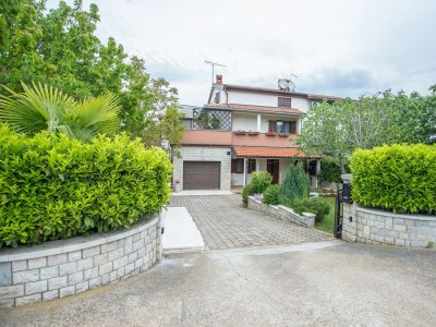 Apartment Apartments Staver - Apartment No.2 with Terrace and Garden View in Porec - Apartment